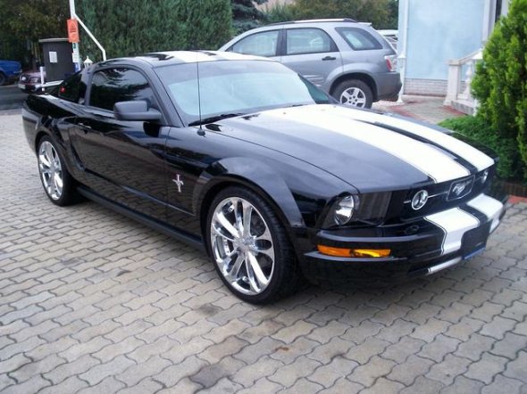 Ford Mustang Coupe 1