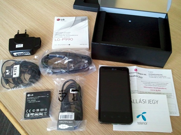 Lg optimus 2x - tartozékok a dobozban
