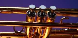 Trombitáló szomszéd Trombitáló szomszéd