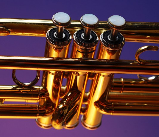 Trombitáló szomszéd Trombitáló szomszéd