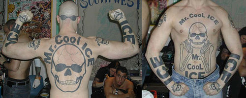 tetoválás elől-hátul