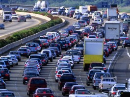 Dugóval teli hócipő Dugóval teli hócipő