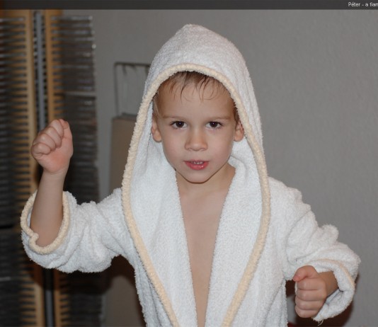 Peti elmúlt 4 éves Peti elmúlt 4 éves