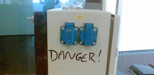 Munkavédelmi figyelmeztetés Munkavédelmi figyelmeztetés