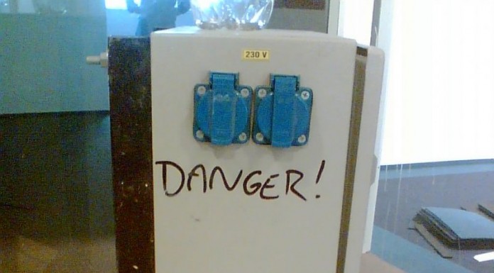 Munkavédelmi figyelmeztetés Munkavédelmi figyelmeztetés