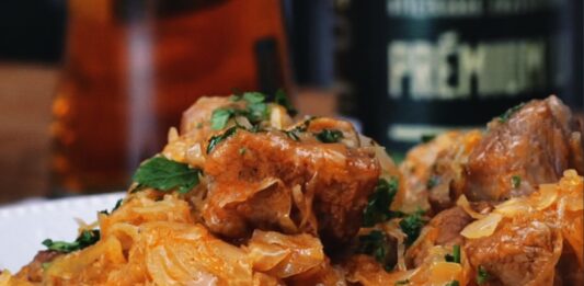 Sörös káposztás csülök recept